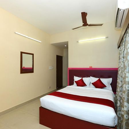 Oyo 8410 Rajeswari Tower Hotell Chennai Exteriör bild