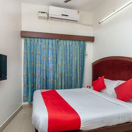 Oyo 8410 Rajeswari Tower Hotell Chennai Exteriör bild