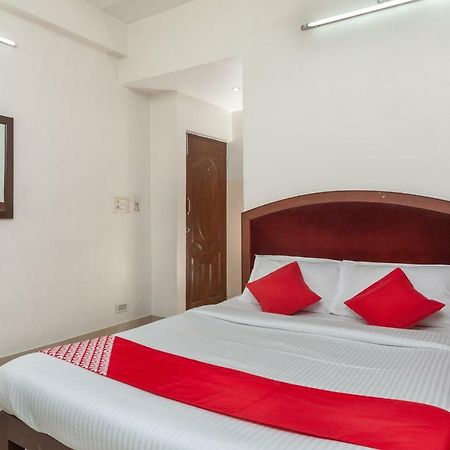 Oyo 8410 Rajeswari Tower Hotell Chennai Exteriör bild