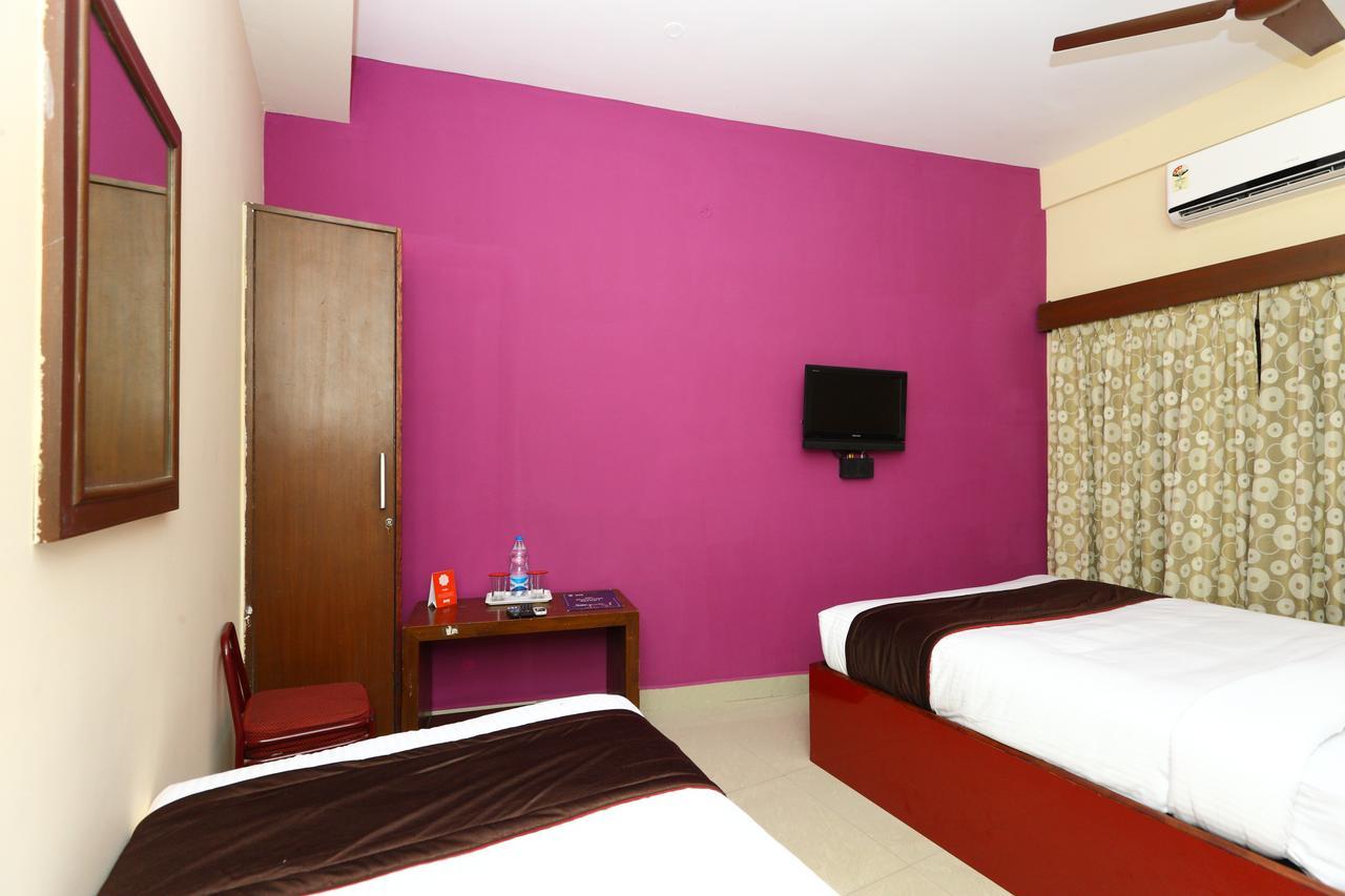 Oyo 8410 Rajeswari Tower Hotell Chennai Exteriör bild