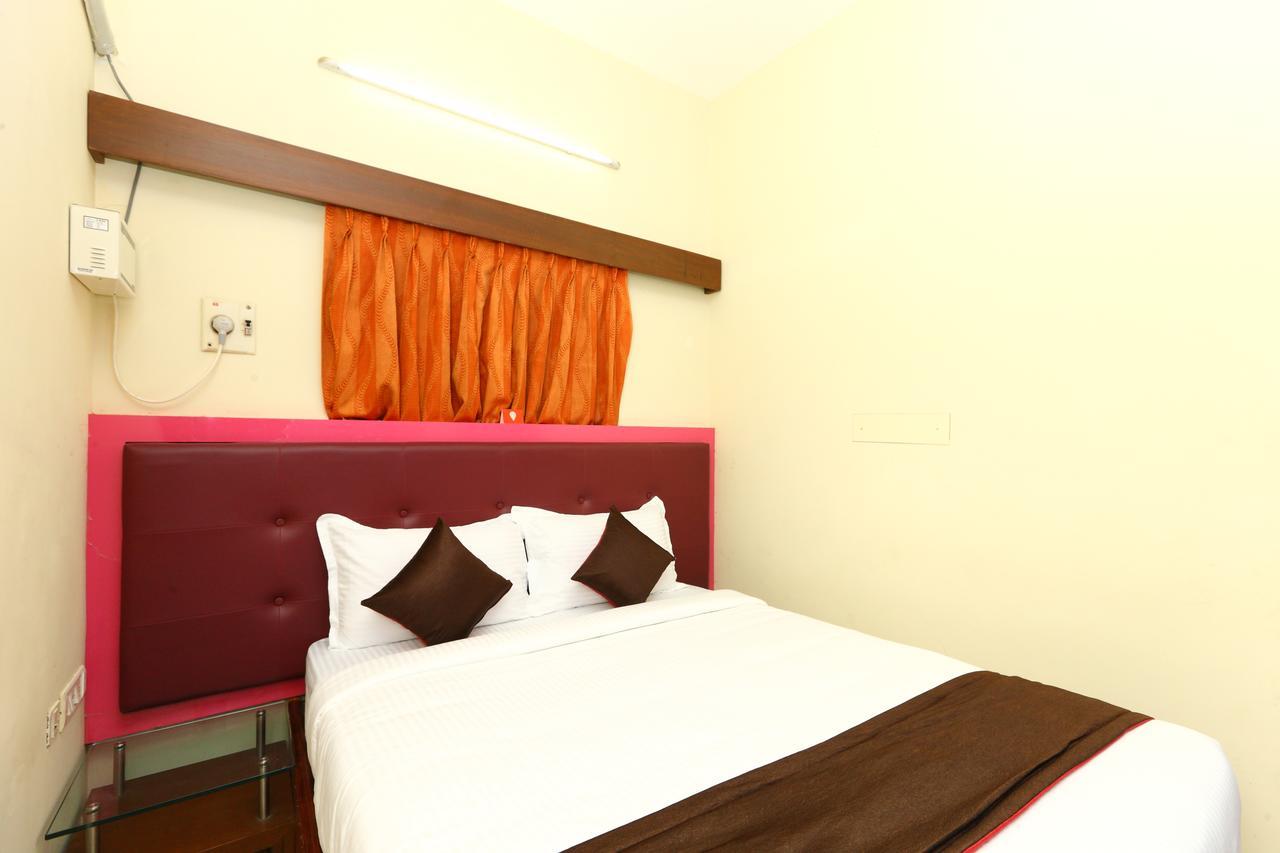 Oyo 8410 Rajeswari Tower Hotell Chennai Exteriör bild