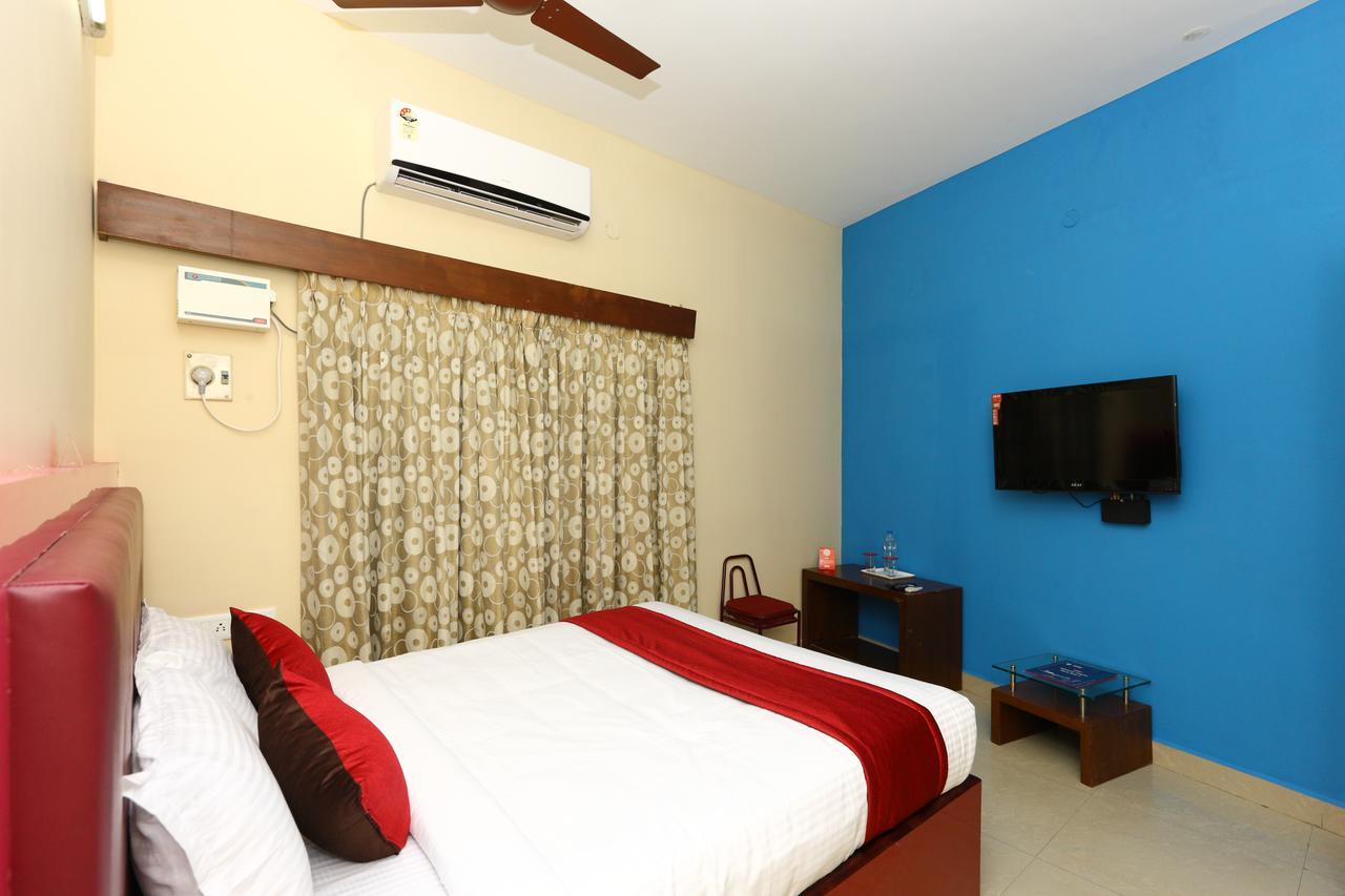 Oyo 8410 Rajeswari Tower Hotell Chennai Exteriör bild