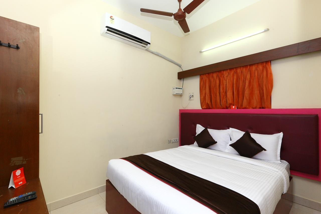 Oyo 8410 Rajeswari Tower Hotell Chennai Exteriör bild