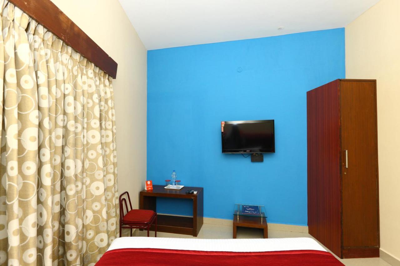 Oyo 8410 Rajeswari Tower Hotell Chennai Exteriör bild