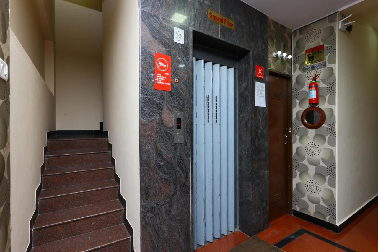 Oyo 8410 Rajeswari Tower Hotell Chennai Exteriör bild