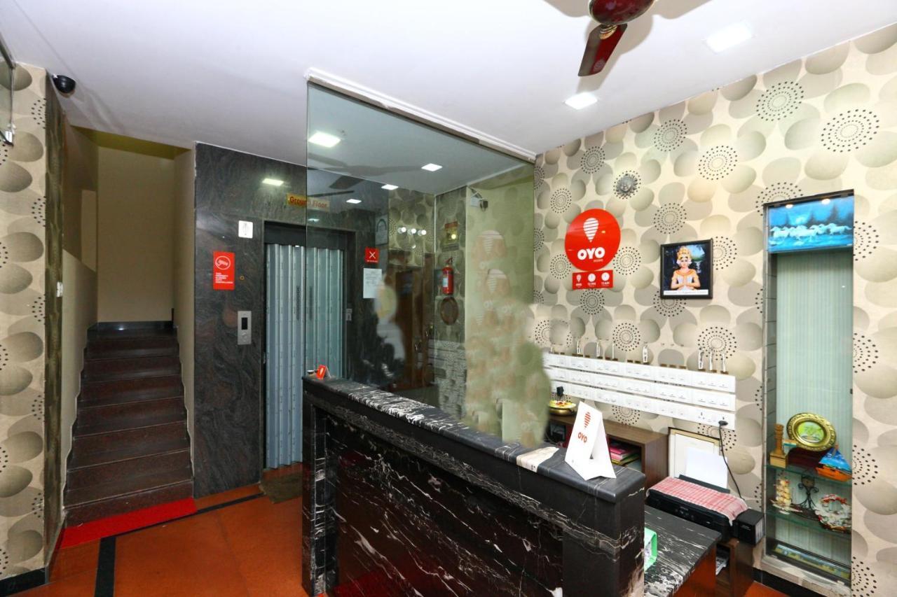 Oyo 8410 Rajeswari Tower Hotell Chennai Exteriör bild