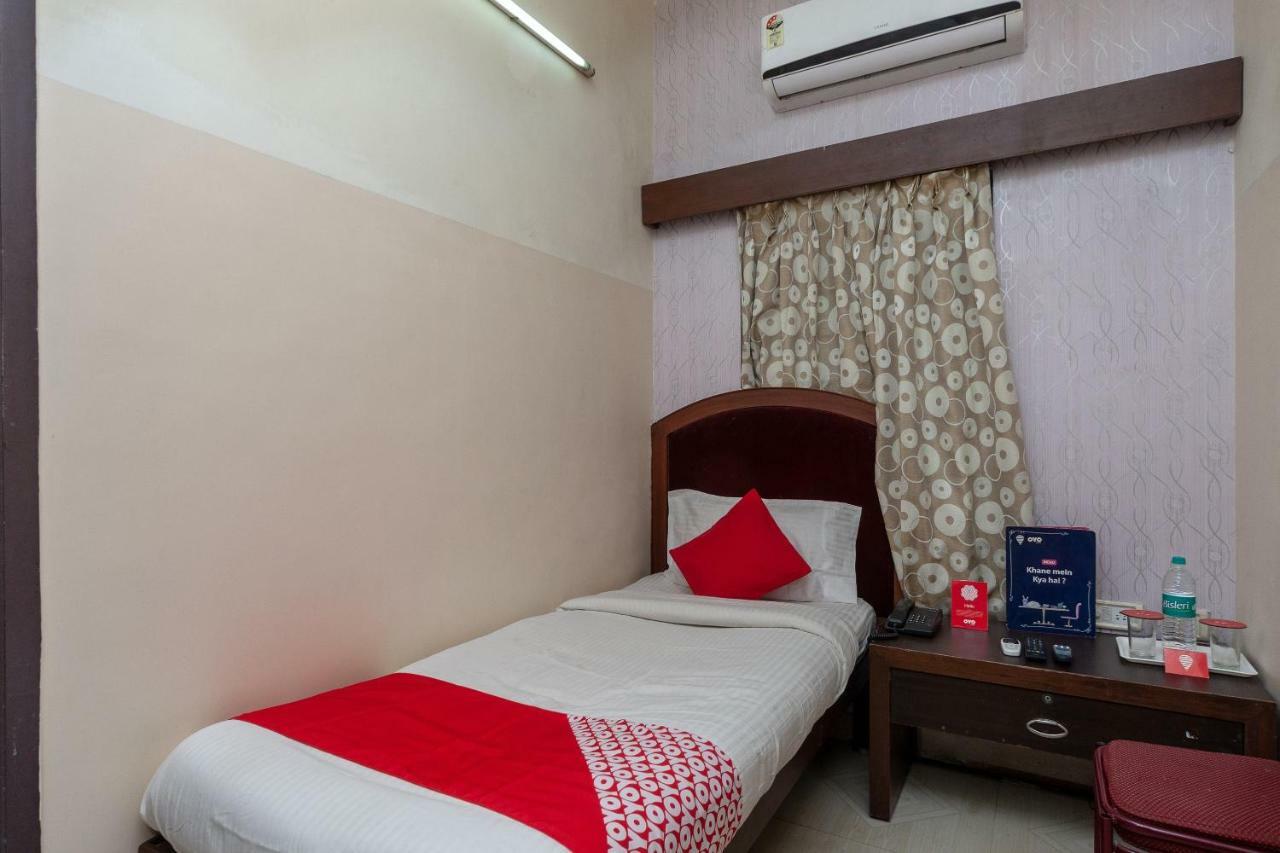 Oyo 8410 Rajeswari Tower Hotell Chennai Exteriör bild