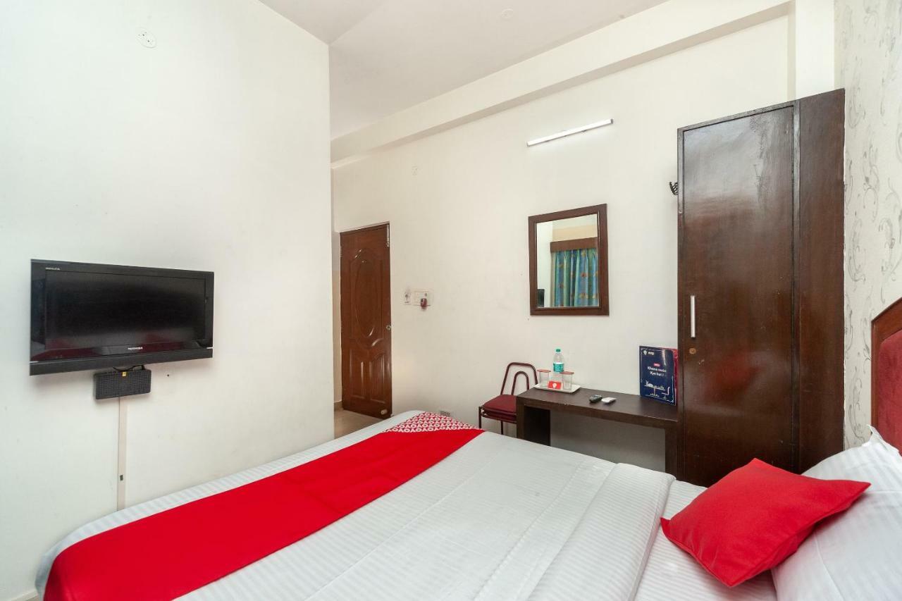 Oyo 8410 Rajeswari Tower Hotell Chennai Exteriör bild