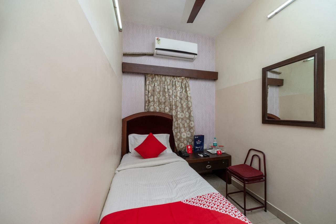 Oyo 8410 Rajeswari Tower Hotell Chennai Exteriör bild